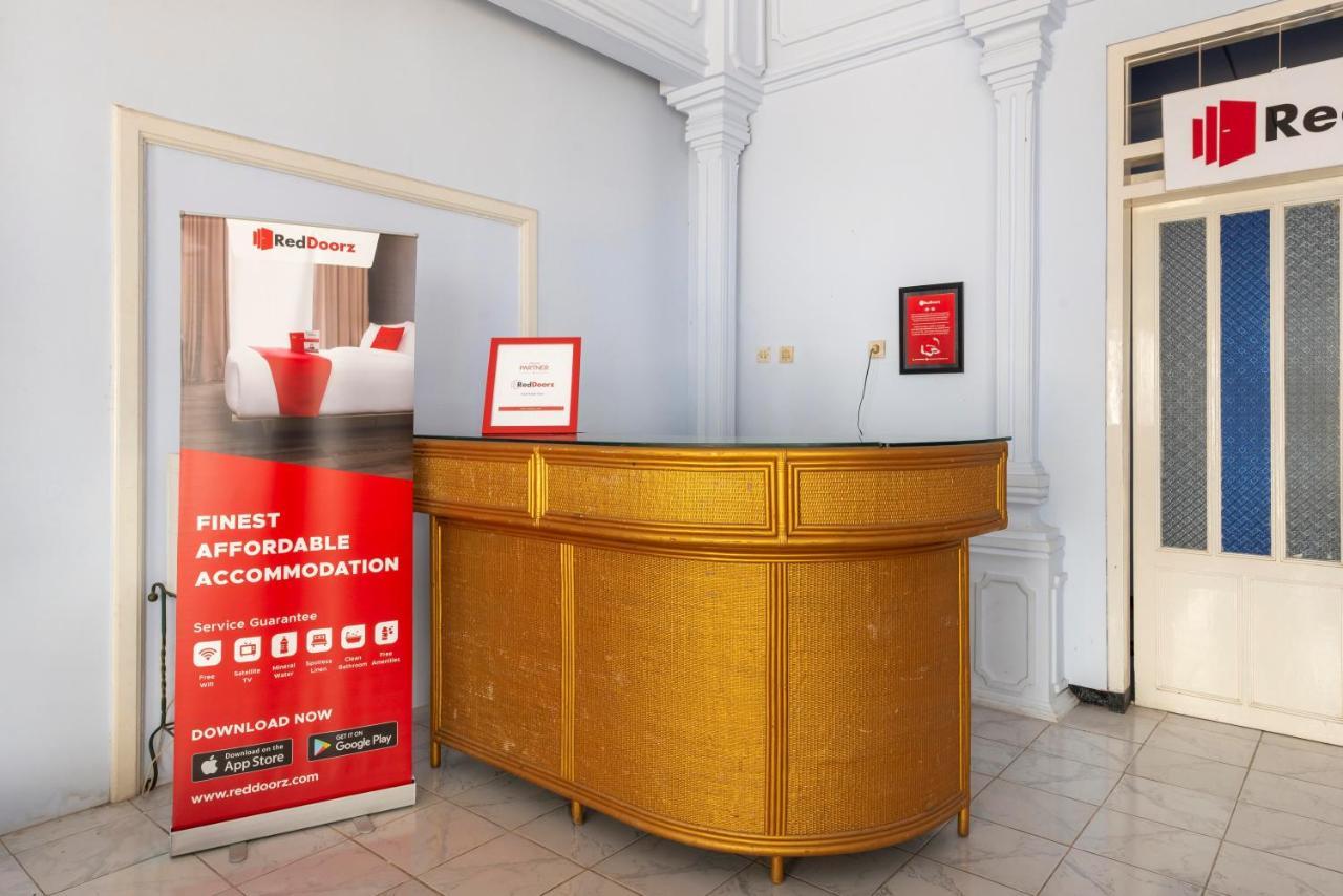Reddoorz Syariah @ Bondowoso City Center Extérieur photo