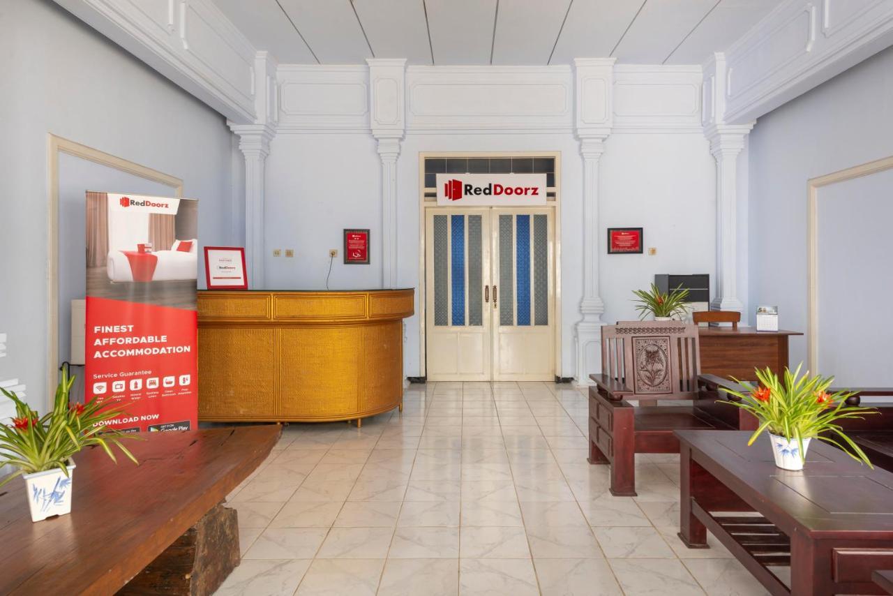 Reddoorz Syariah @ Bondowoso City Center Extérieur photo